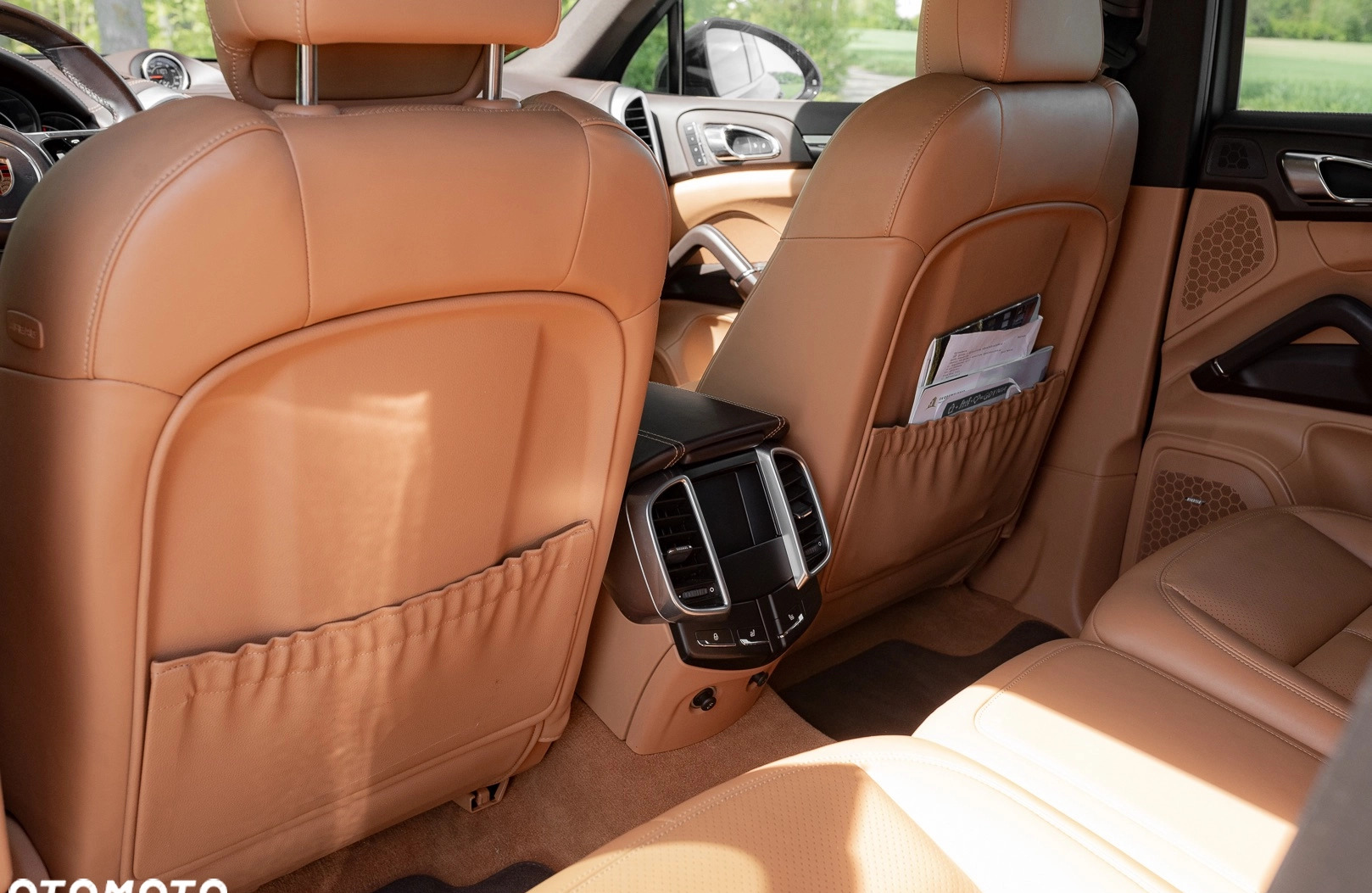 Porsche Cayenne cena 179900 przebieg: 127394, rok produkcji 2016 z Kościan małe 154